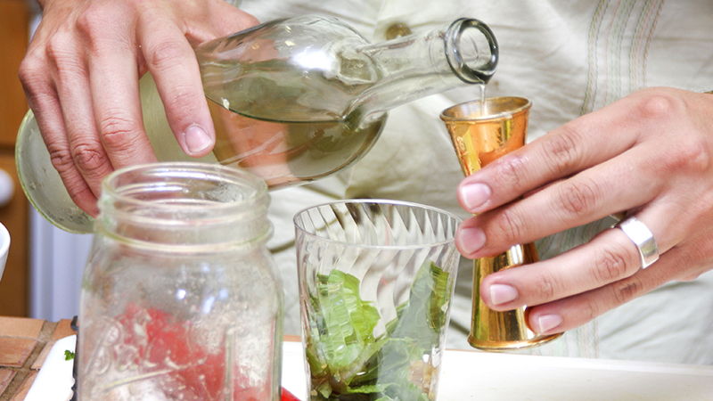 Bar jigger, a handy tool that will help you pour cocktails more precisely comes with two types: Single and Double