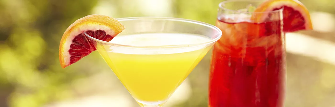 10 Tropical Drinks for Your Backyard Party