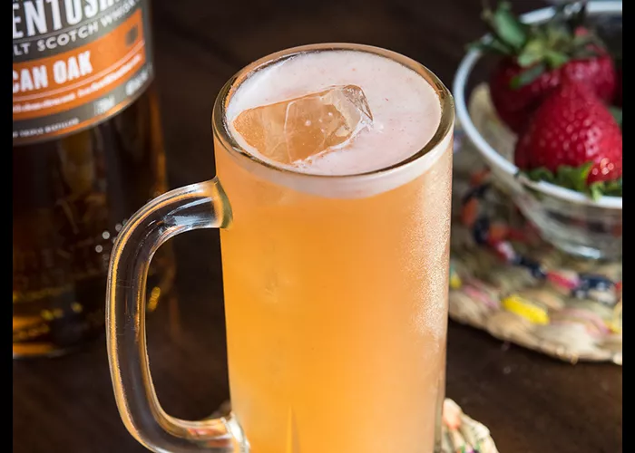 Mug of Berry White with ice cube