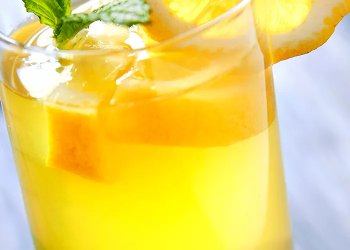 Refreshing thumb of Peach Lemonade Spritzer