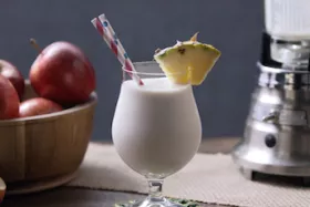 Thumbnail of a video explaining  "how to make Apple Daiquiri"