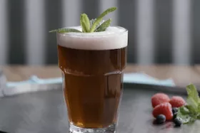 Thumbnail of a video - explaining how to make Berry Good Shandy
