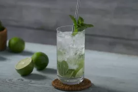 Thumbnail of a video - explaining how to make Classic Mojito