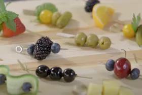 Thumbnail of a video - explaining 'Simple Garnishes'