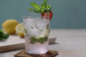 strawberry lemade mojito