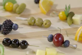 Thumbnail of a video - explaining 'Simple Garnishes'