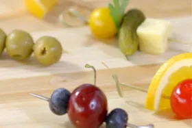 Thumbnail of a video - explaining 'Simple Garnishes'
