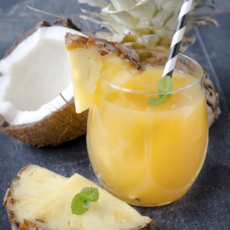 伝説のデリュージョンカクテル Delusion Cocktail Recipe | Drink with Coconut Rum and Pineapple